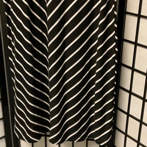 VintageBlack and white maxi skirt, 8-10 faded glory - Picture 3 of 7